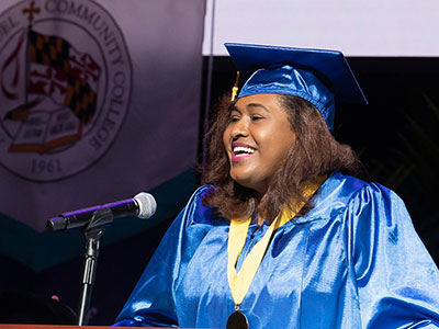 2022 Valedictorian Alajandra Robinson speaking at commencement