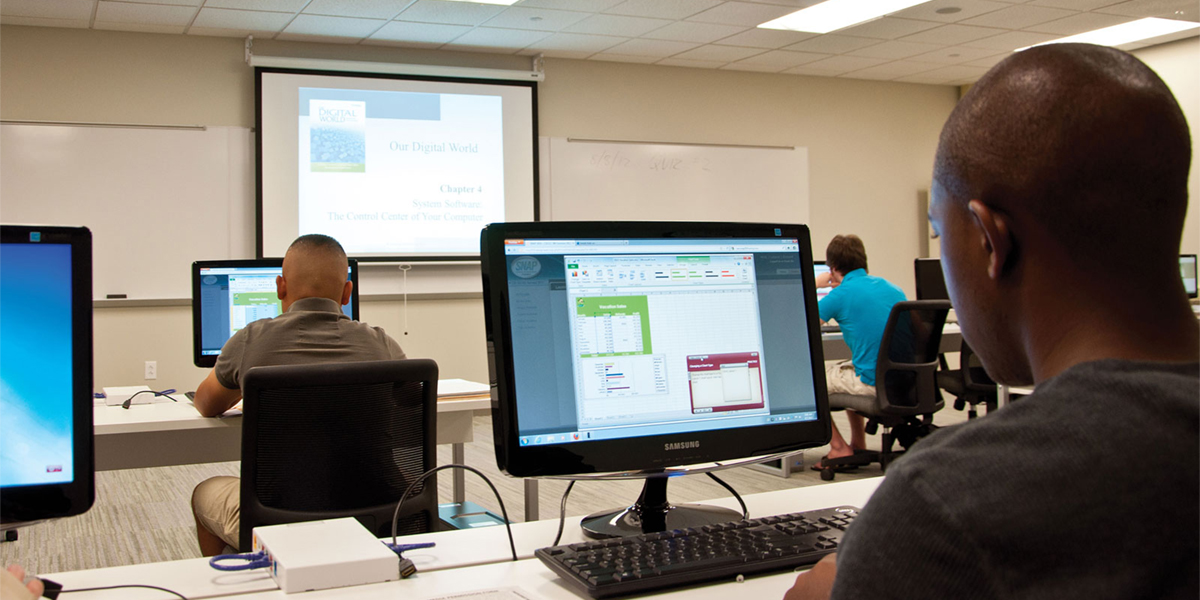 AACC computer students in classroom