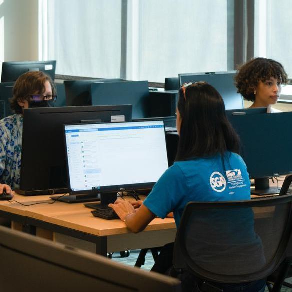Students inside the computer lab at AMIL.